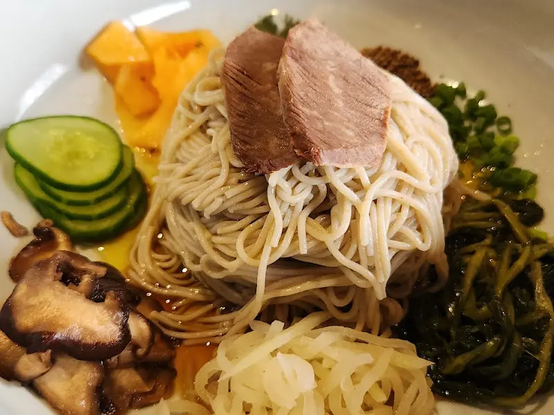 평양냉면과 고명