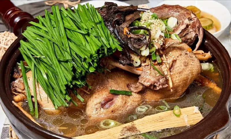 능이버섯과 오리의 환상적인 조화