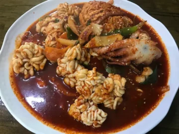 미각 연구원의 대구 뽈찜 미식 보고서: 혼밥의 과학, 그 미묘한 온도차와 맛집의 상관관계