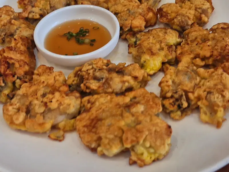 김순희굴국밥 굴튀김 전체샷