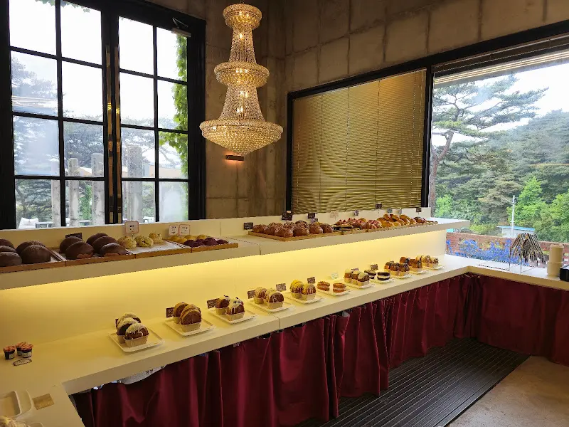 베이커리가 진열되어 있는 모습