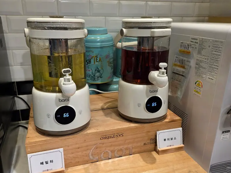 깔끔한 음료 디스펜서