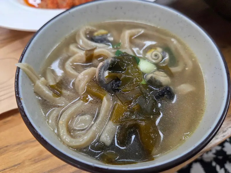 바다의 향이 느껴지는 보말 칼국수