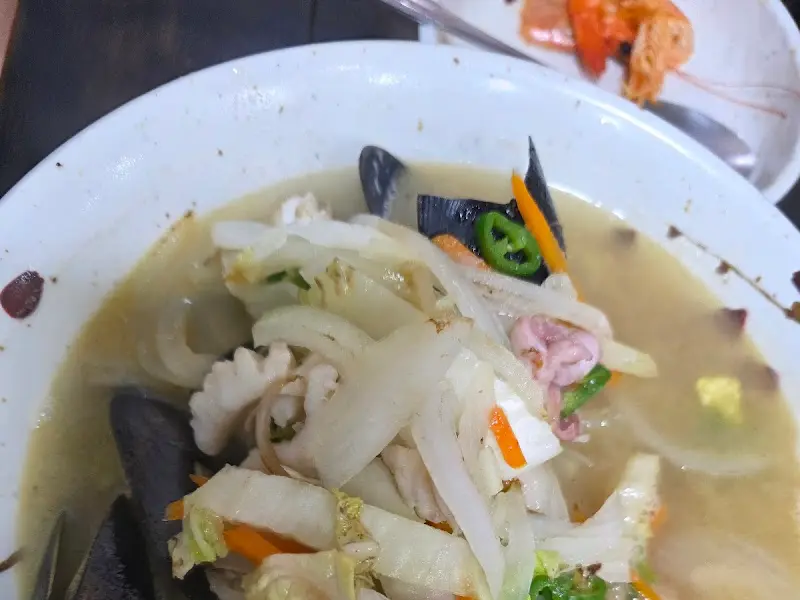 싱싱한 해산물이 듬뿍 들어간 백짬뽕