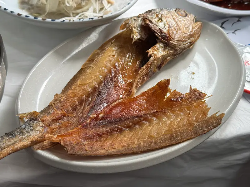 윤기가 자르르 흐르는 굴비구이