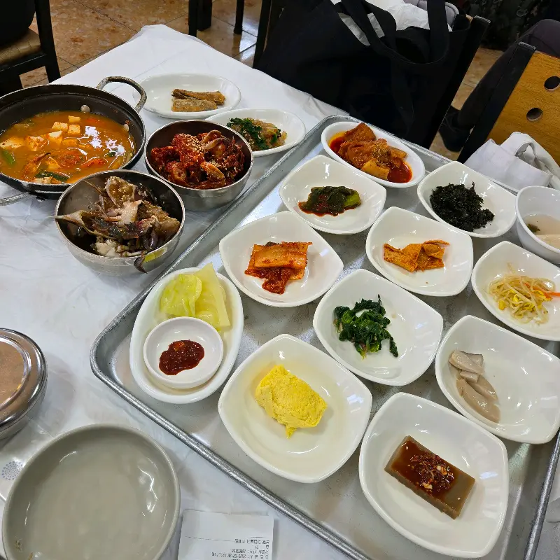 푸짐한 반찬 한 상