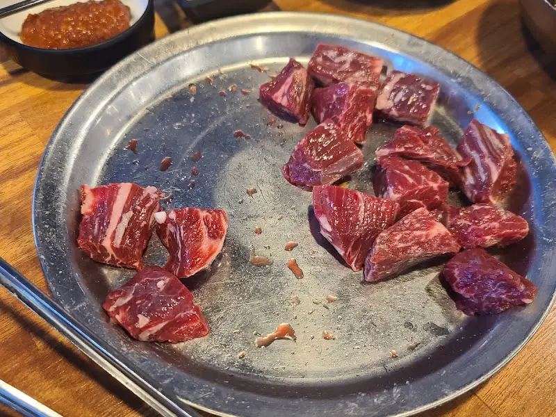 돌쇠장작구이 깍둑 안창살 근접샷