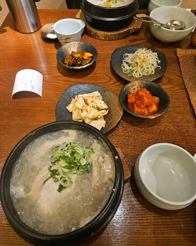 깔끔한 테이블 세팅