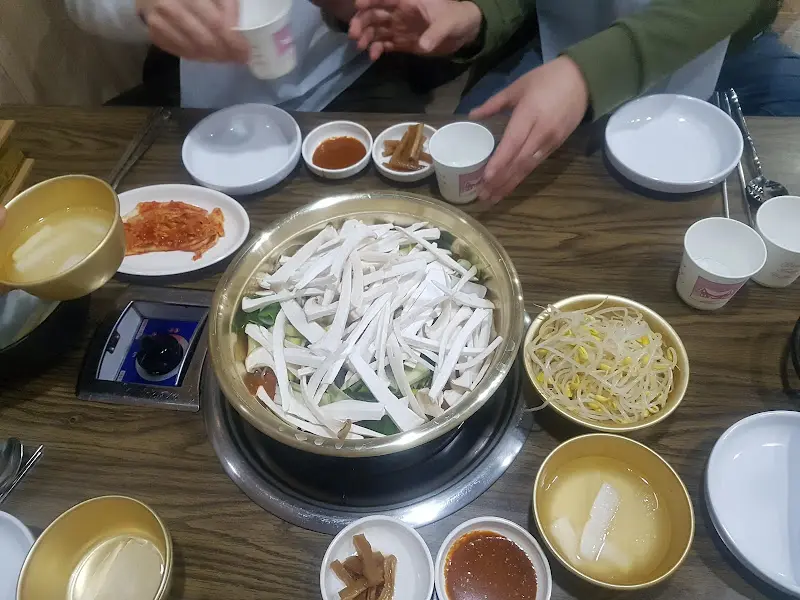 테이블 세팅 모습