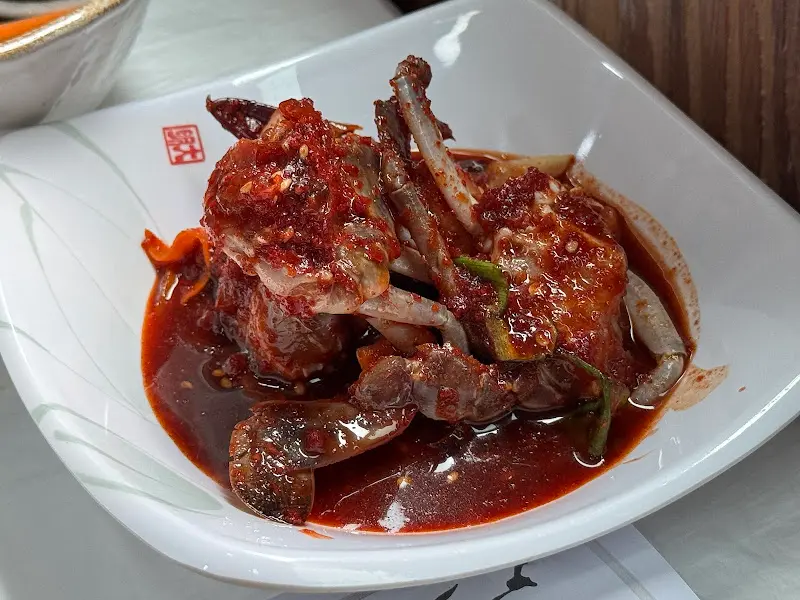 매콤한 양념이 입맛을 돋우는 양념게장