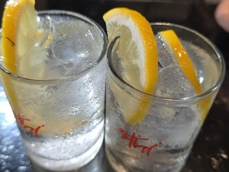 상큼한 레몬 하이볼