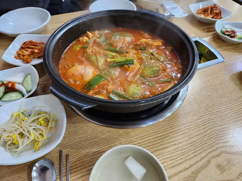 닭매운탕 전체샷