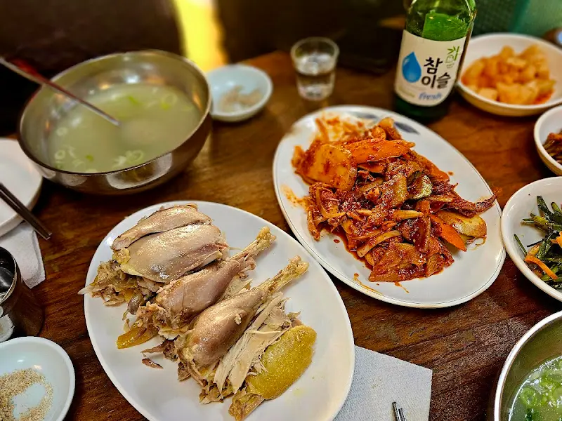 닭찜, 닭무침, 닭곰탕 한 상 차림