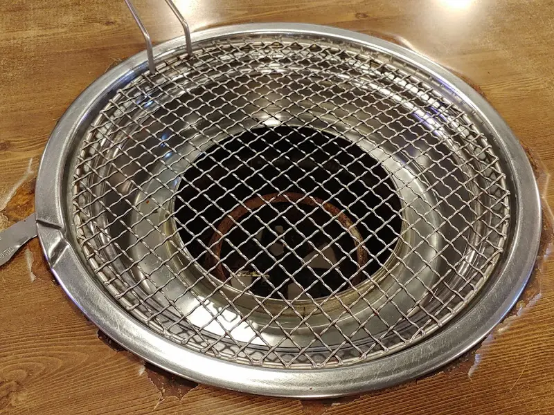 숯불을 피워 올리는 환풍구