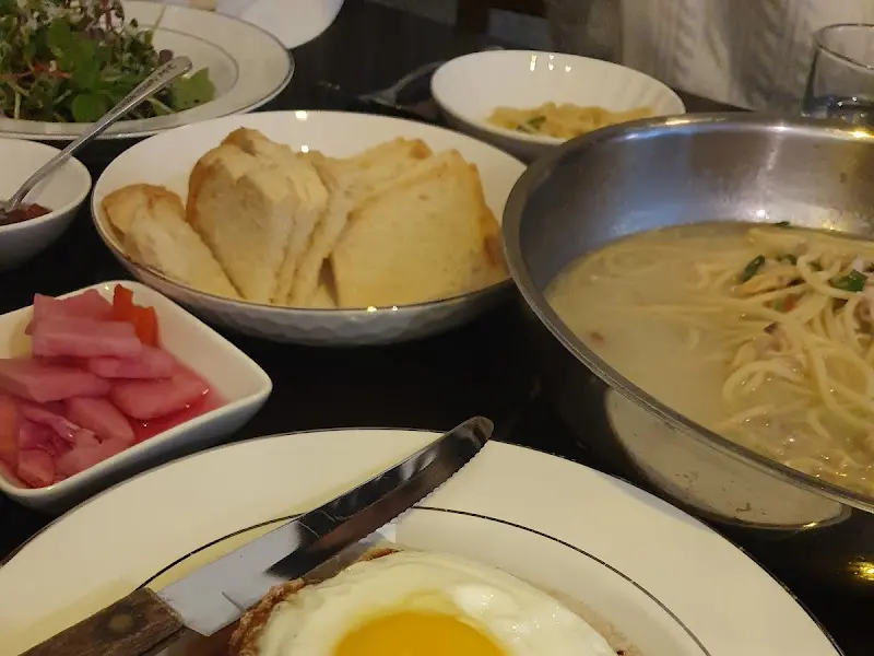 바지락 파스타와 곁들임 메뉴