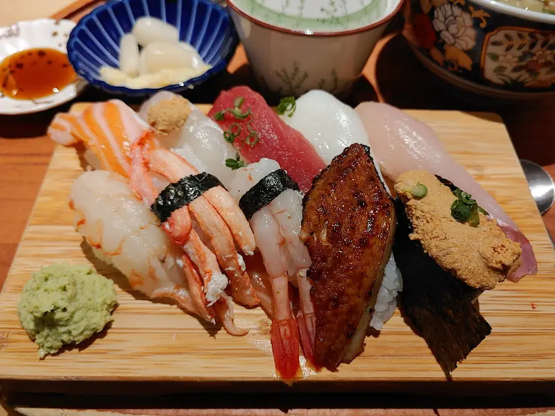 다채로운 스시 구성