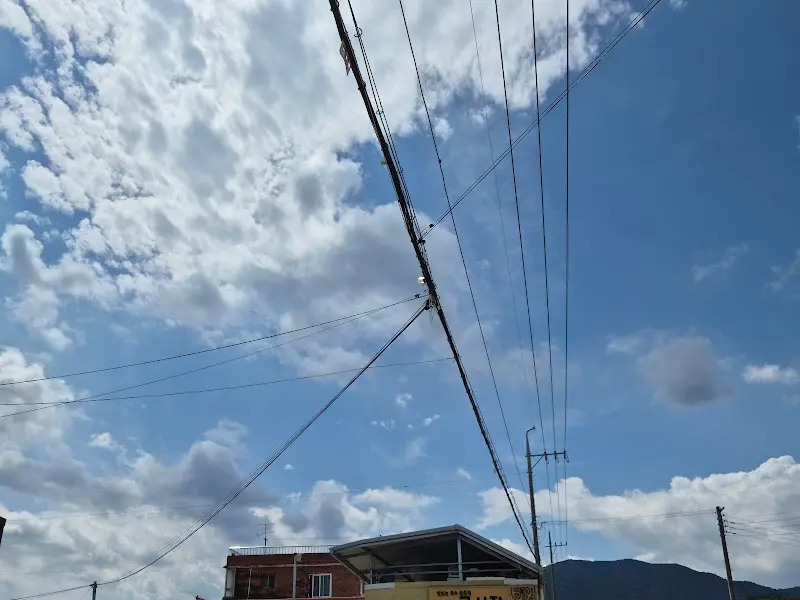 식당 외부 하늘