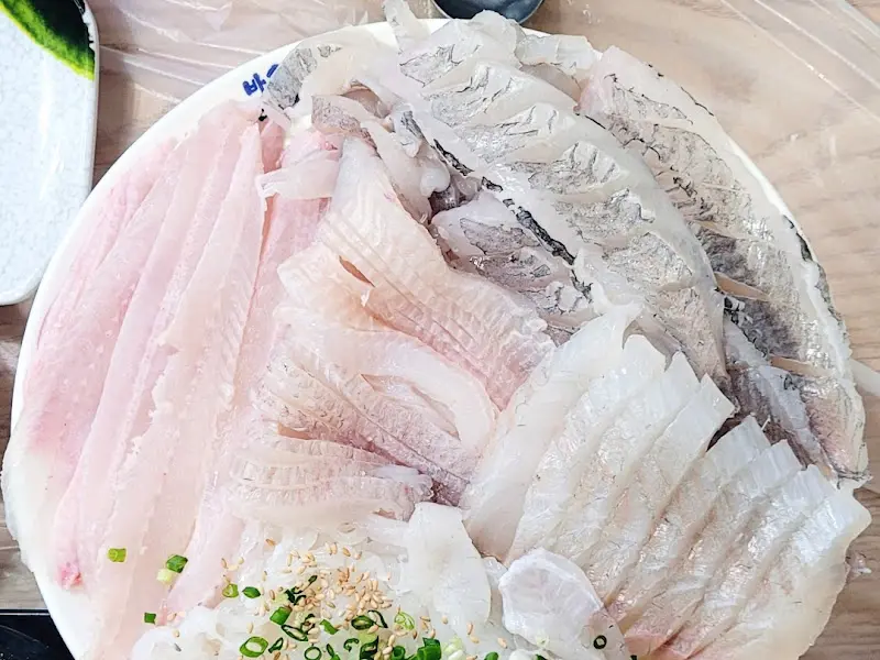 신선함이 느껴지는 모듬회