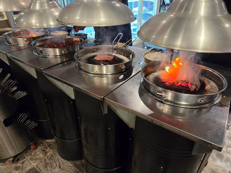 연탄불 화력이 느껴지는 전용 그릴링 존