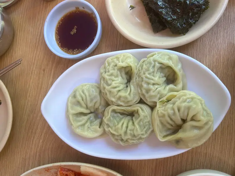 겉은 쫄깃, 속은 촉촉한 만두