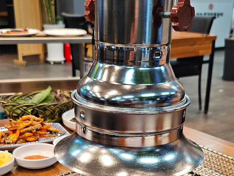 테이블 중앙에 설치된 환풍구