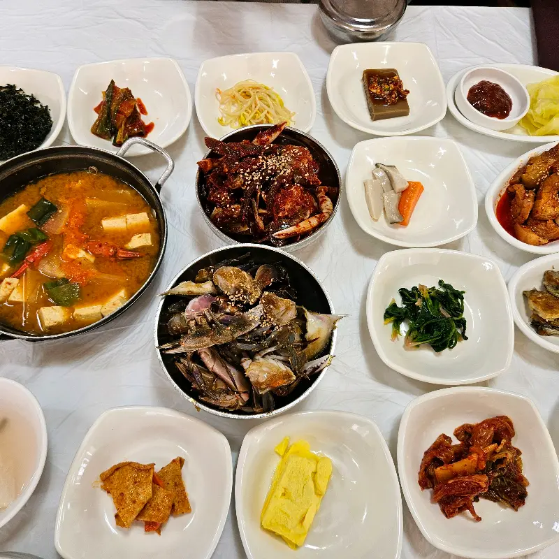 다양한 밑반찬 클로즈업