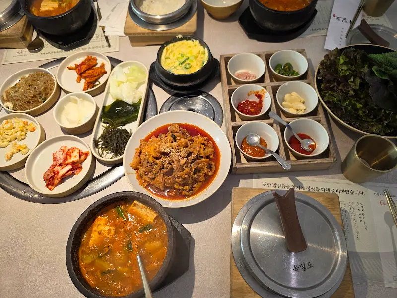 푸짐한 쌈밥 정식 한 상 차림