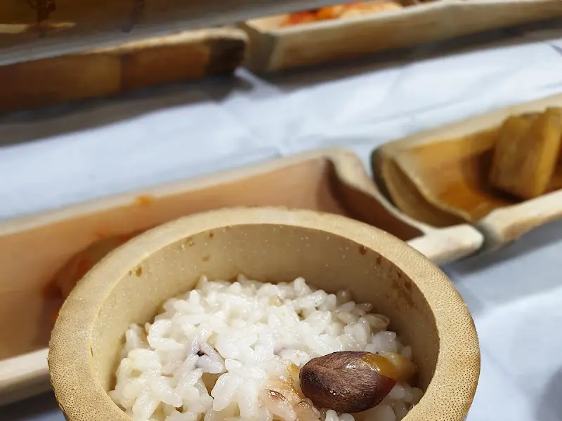 대통밥과 정갈한 반찬들