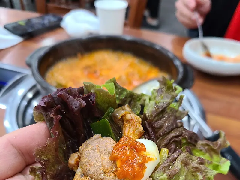 상추쌈에 싸 먹는 짜글이