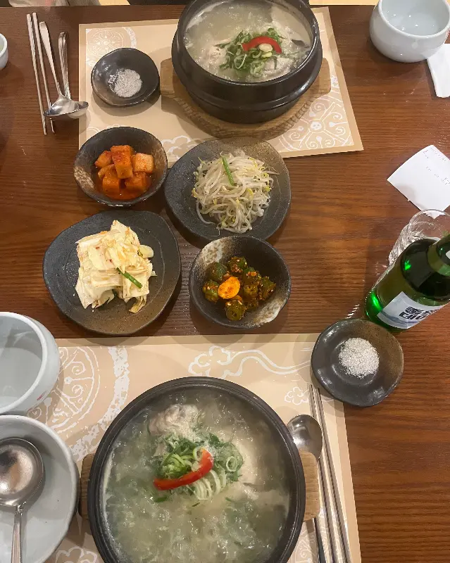 맛있는 삼계탕 한 상
