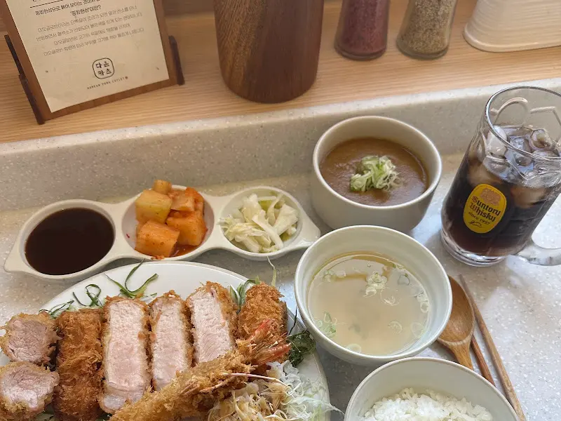 모듬 카츠와 밥, 국