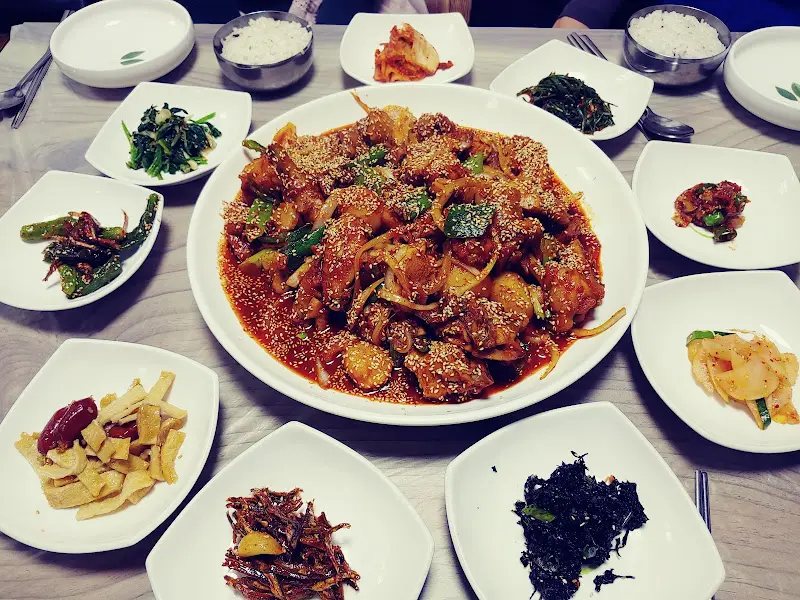 매콤달콤한 닭볶음탕