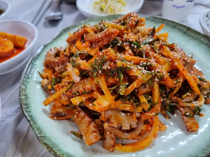 매콤달콤 낙지 초무침