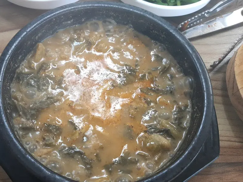 보기만 해도 군침이 도는 돌솥 추어탕