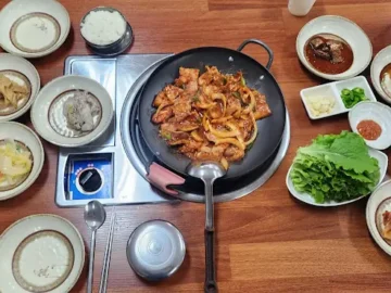 추억 소환! 합리적인 가격의 시골 인심, 청도군 레전드 국밥 맛집