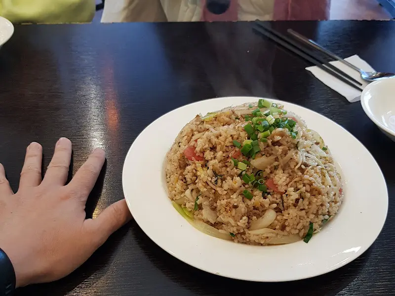 넉넉한 양에 감탄하게 되는 새우 볶음밥