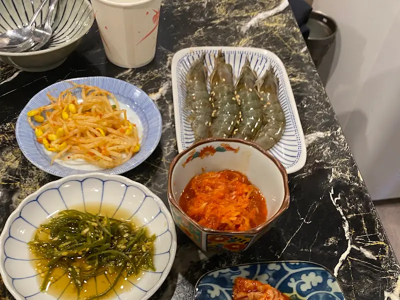 맛깔스러운 밑반찬들