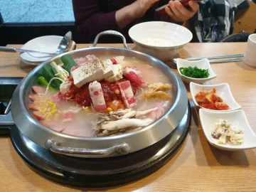 만안구에서 펼쳐지는 부대찌개 실험, 쉐프의부대찌개 안양만안점: 숨겨진 가성비 맛집 탐험기