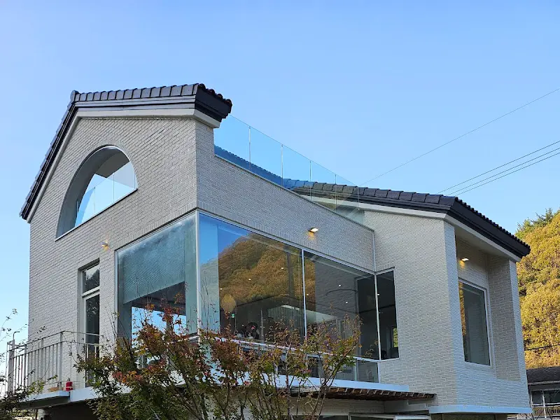 카페 ZIZZ의 외관