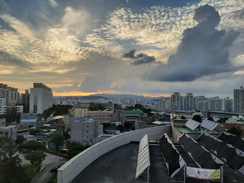 카페에서 바라본 노을