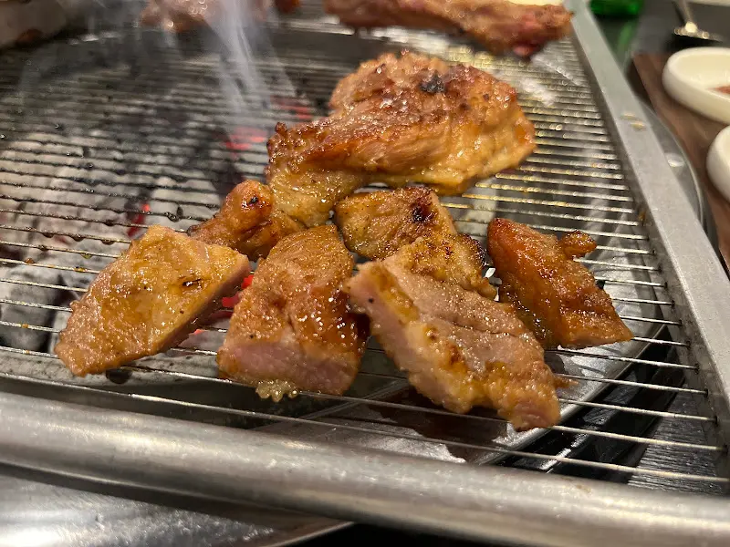 맛있게 구워진 갈비