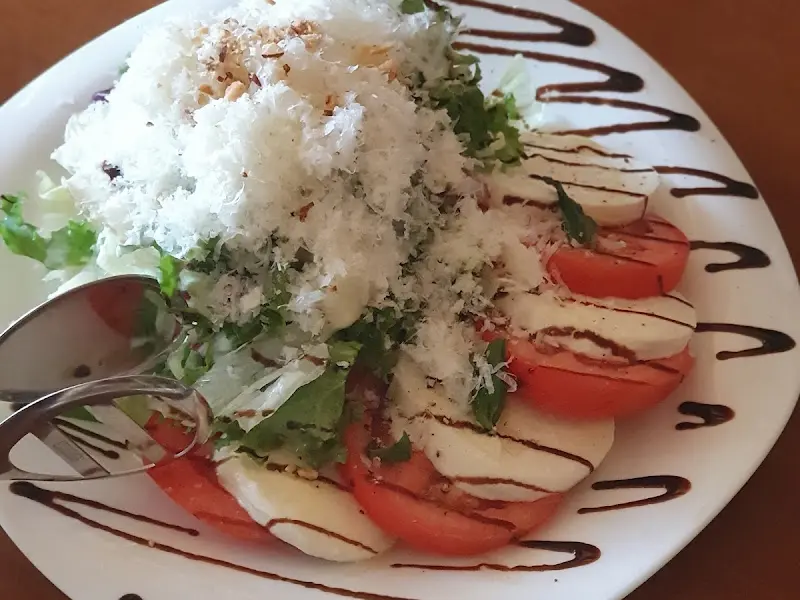 카프레제 샐러드