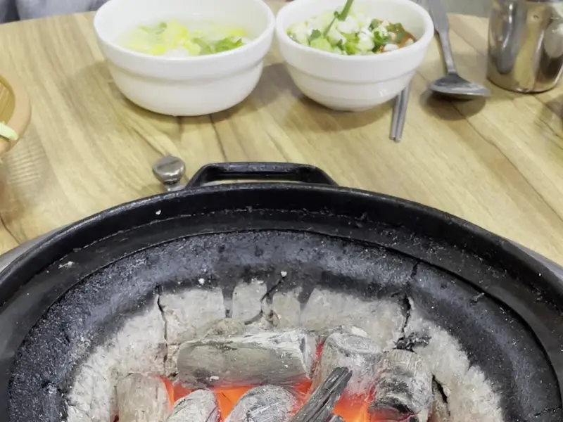 기본으로 제공되는 소스와 양파