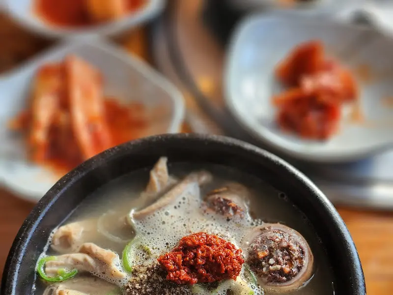 자라봉 국밥과 반찬