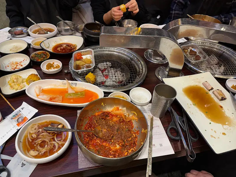 육면당 전체 상차림