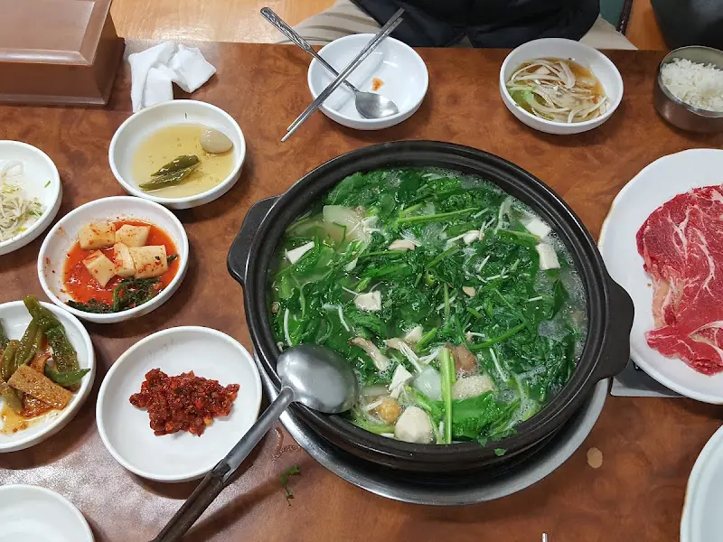 보글보글 끓는 된장샤브샤브