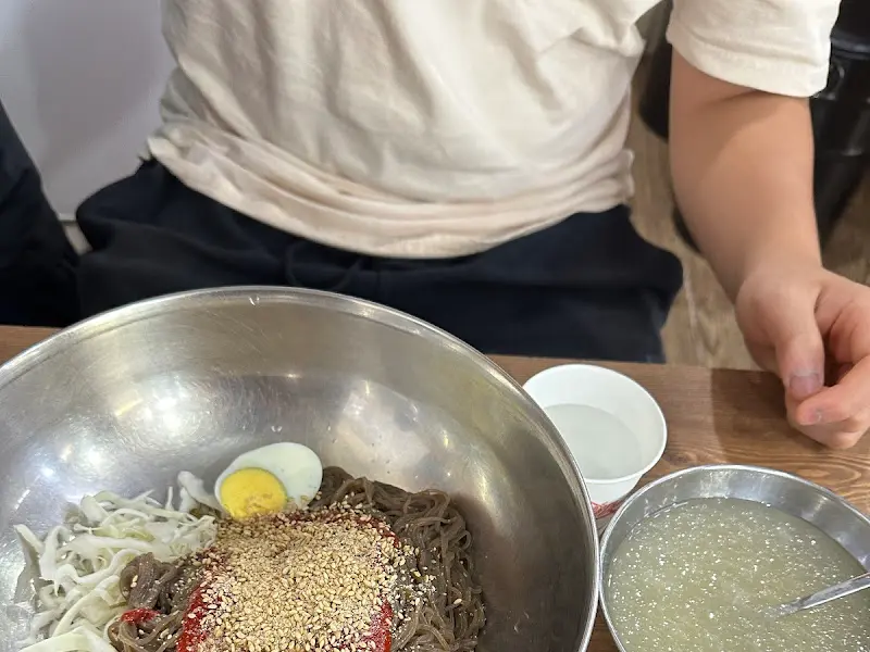 물냉면 근접샷