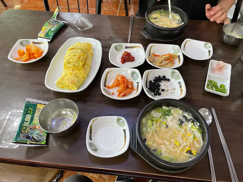 콩나물 국밥 한 상