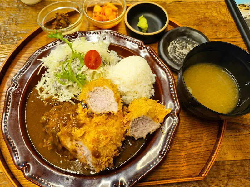 깔끔하게 비워진 접시