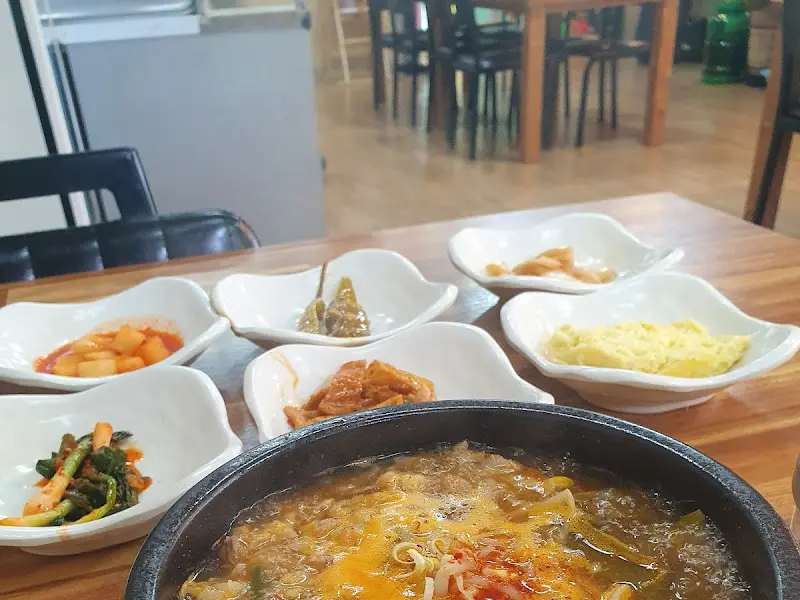 식당 내부 전경